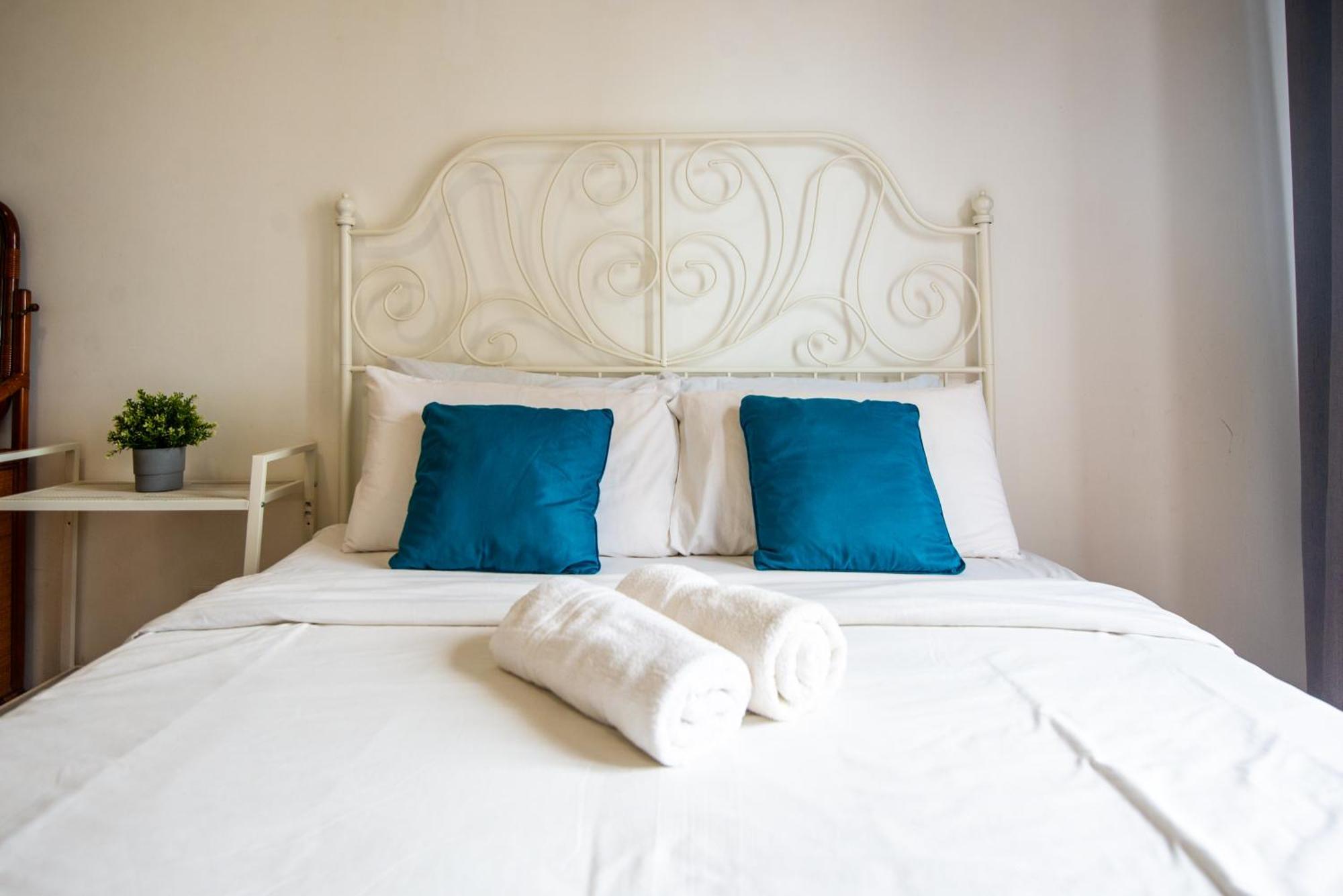 Casa Orient @ Macalister 218 ❈中路218东方之家 3Br 8Pax Lägenhet George Town Exteriör bild